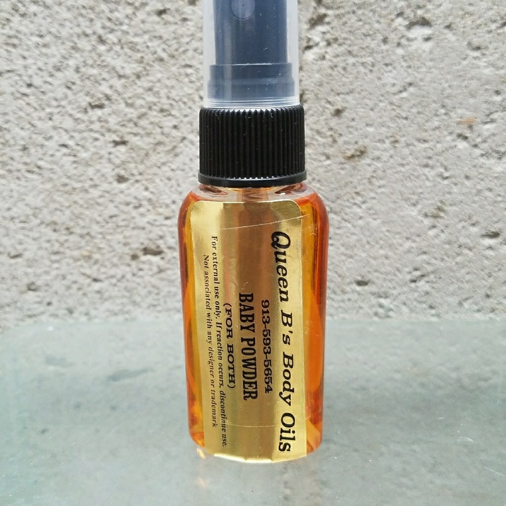 Baby powder body oil